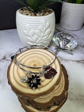 paparazzi Silver-Tone Bracelet with Black Flower and Pink Heart Charms